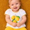 remera de beba bee blanco picot amarillo