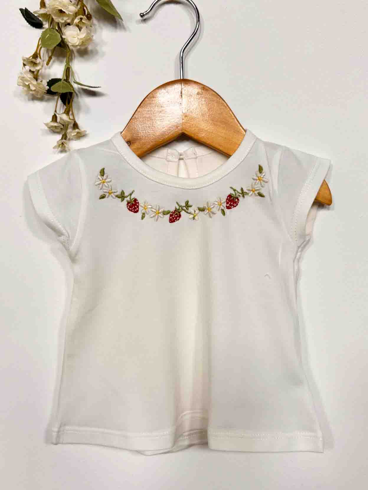 remera de beba lucila manteca